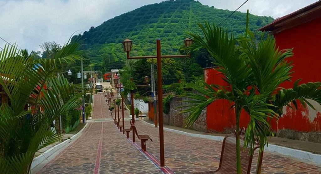 El-Salvadorapaneca-.jpg apaneca-El-Salvador.jpg